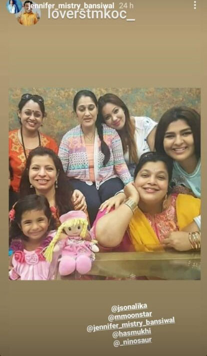 Check Out This Throwback Picture Of Disha Vakani With Mahila Mandal Of Taarak Mehta Ka Ooltah Chashmah