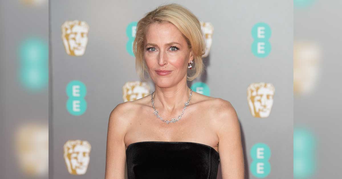 Gillian Anderson Ditches Bra and Doesn't Care if Her Breasts Reach Her Belly Button