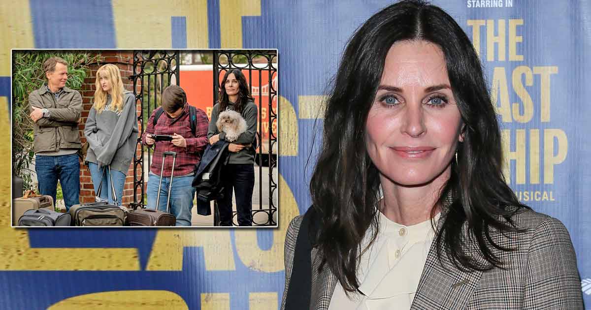 Courteney Cox Kills Time Between Setups Of Her New Show By Driving Around Tourists On Warner Bros' Set