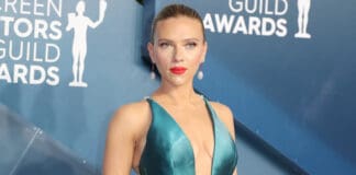 DCEU Fans Want Scarlett Johansson To Play Poison Ivy