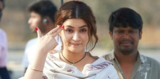 Kriti Sanon's phenomenal performance in Mimi propels her career to an all time high, firmly establishing her place in the league of top actresses like Deepika Padukone and Alia Bhatt!