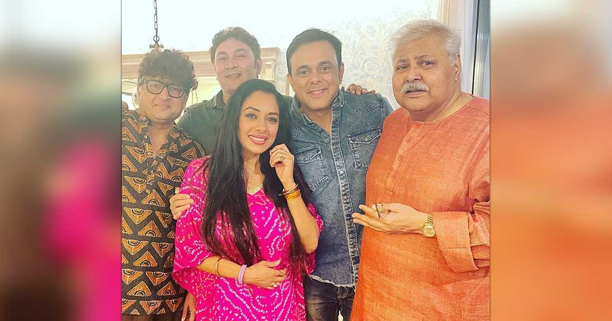Rupali Ganguly Shares Sarabhai vs Sarabhai Reunion Pics