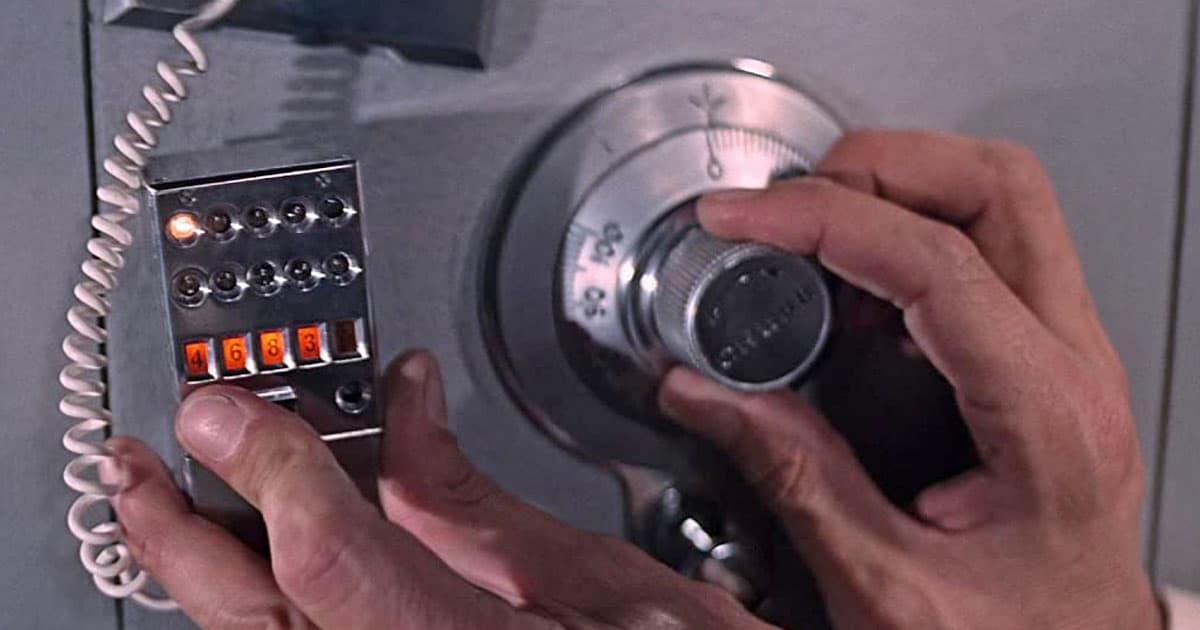 Daniel Craig Has Revealed His All Favourite James Bond Device, Read Inside To Know What It Is