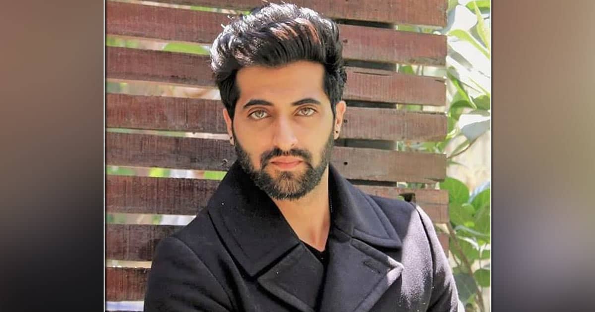 Akshay Oberoi Praises The Director Of His Upcoming Series 'Dil Bekaraar' 
