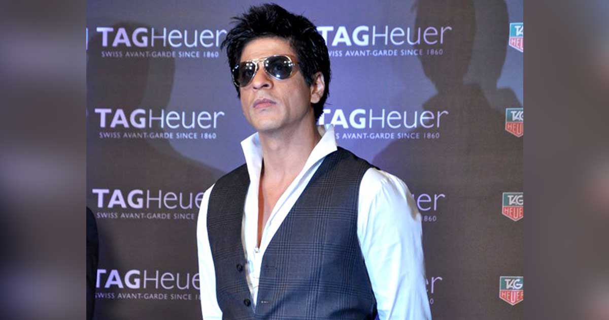 Bollywood 'king' Shah Rukh Khan epitomizes humility at Mumbai Airport