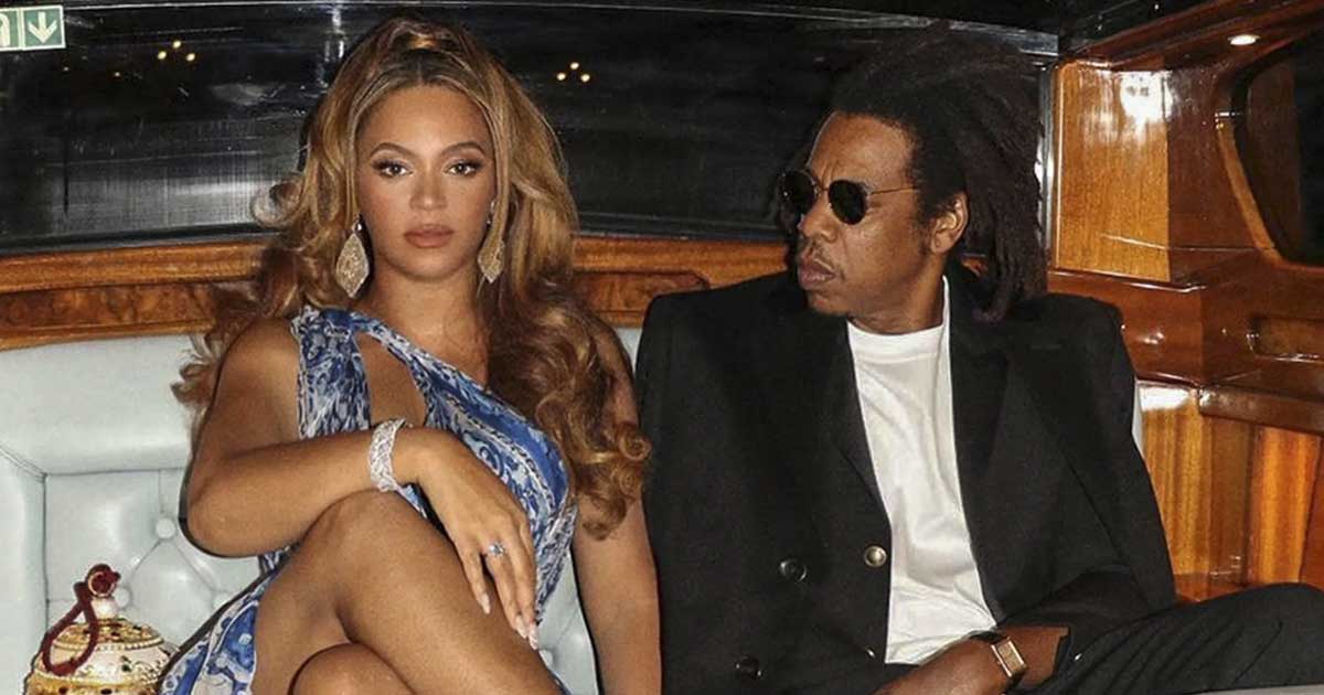 Beyonce Smooches Jay-Z x Balenciaga's 10 Lakhs' Giving PDA Goals!