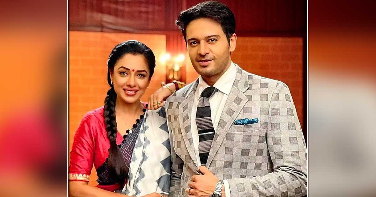 Gaurav Khanna’s Anuj Kapadia Flirts With Rupali Ganguly’s Anupama, Netizens React