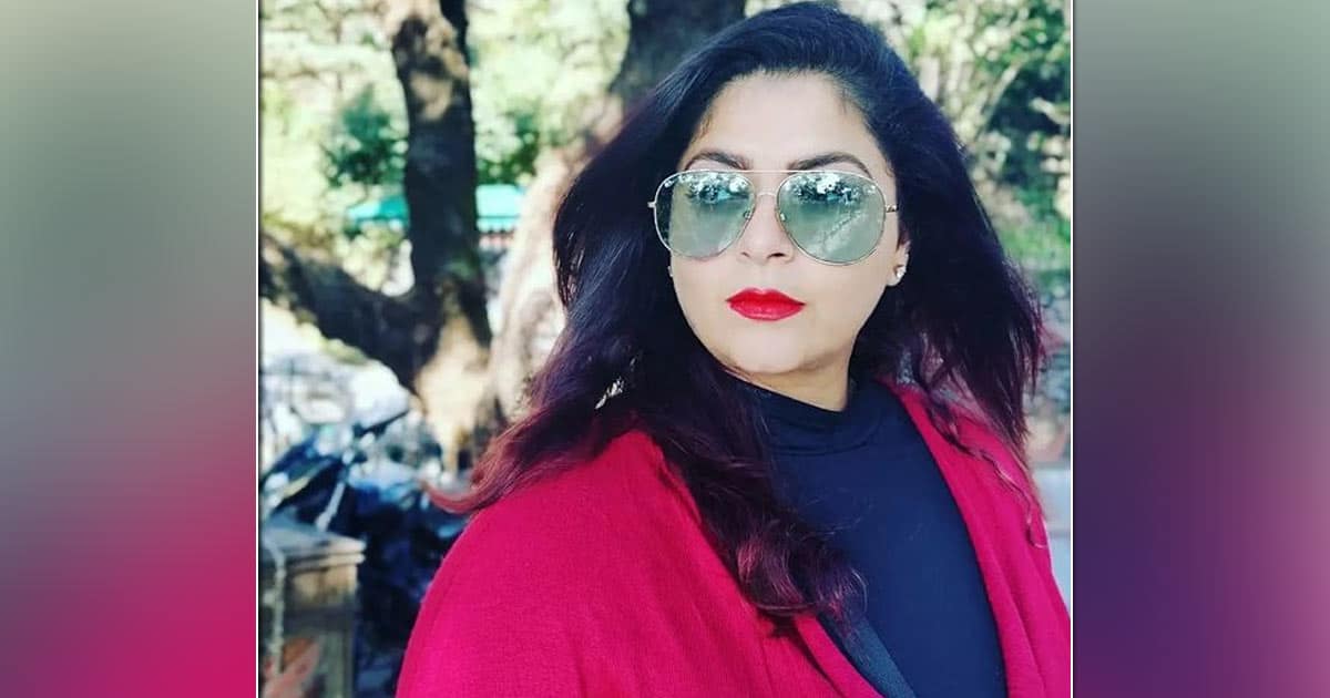 Pragati Mehra Warms Up To Winter In Her Favourite Holiday Destination Kashmir!
