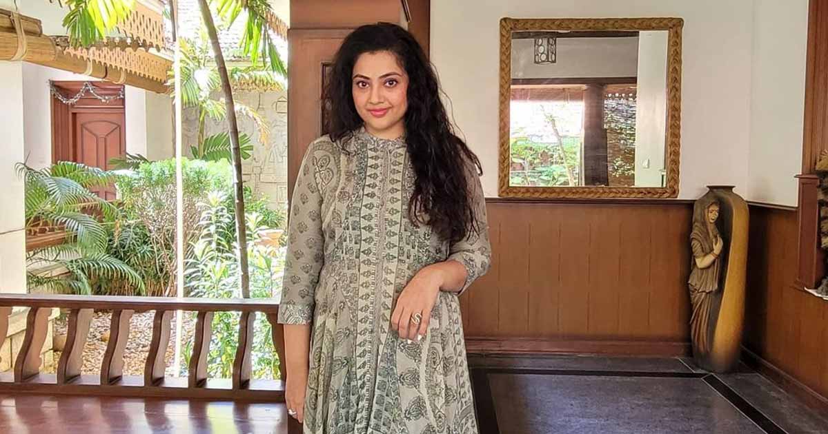 'Annaatthe' actress Meena, family members test positive for Covid