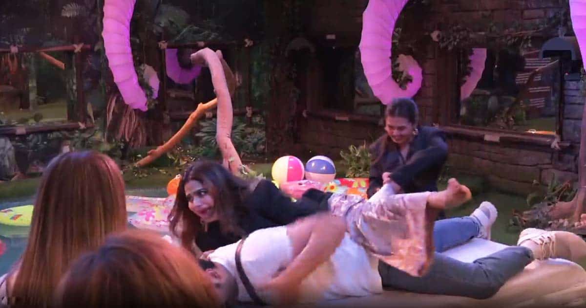 Bigg Boss 15: Tejasswi Prakash Calls Shamita Shetty 'Aunty'