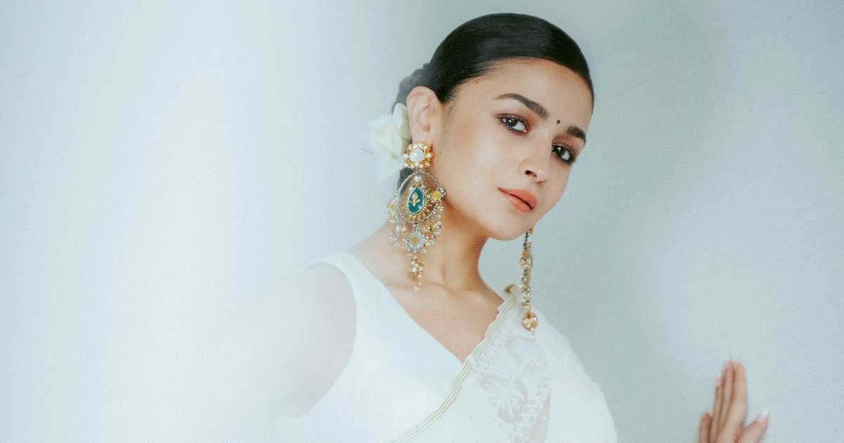 Alia Bhatt Is A Vision In Pristine White Saree During Gangubai Kathiawadi..