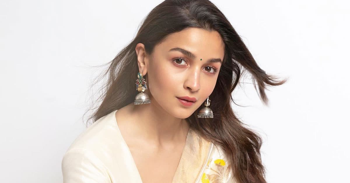 Alia Bhatt Describes Her Gangubai Kathiawadi Role As Sunshine But With Sadness