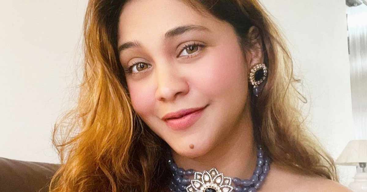 Venomous Vamp, Amrapali Gupta Is Not A Part Of Naagin 6