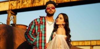 What's cookin! Indo-Canadian singer Kunwarr posts a romantic picture with Urfi Javed, captions it as 'There's so much cookin up', actress responds saying "I know you love me"