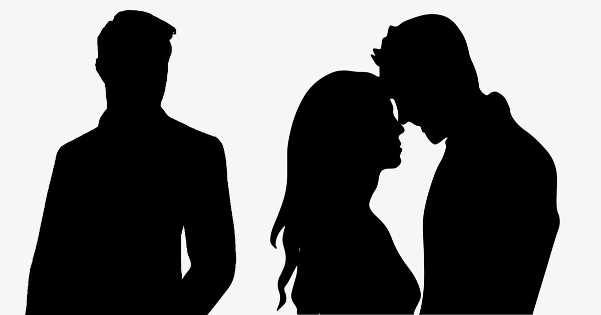 A Huge A-Lister Who Has Dated Multiple Is Bi & Has Dated A Guy – Deets Inside