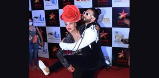 Rakhi Sawant & Ranveer Singh Have A Gala Time At The Red Carpet But Netizens End Up Trolling Her