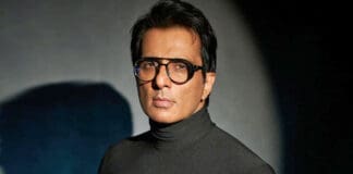 Sonu Sood Offers His Business Class Seat To An Old Man, Netizens React