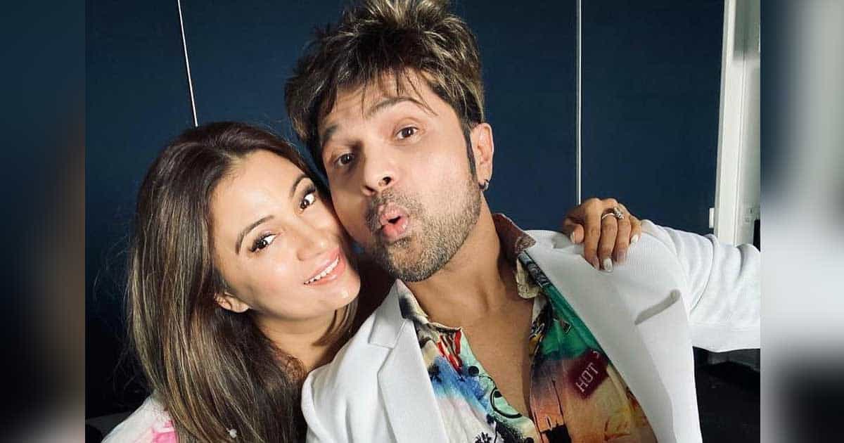 Himesh Reshammiya Wishes His Wife On Their Wedding Anniversary, Netizens  Troll, Who's The Wife & Who's The Husband?