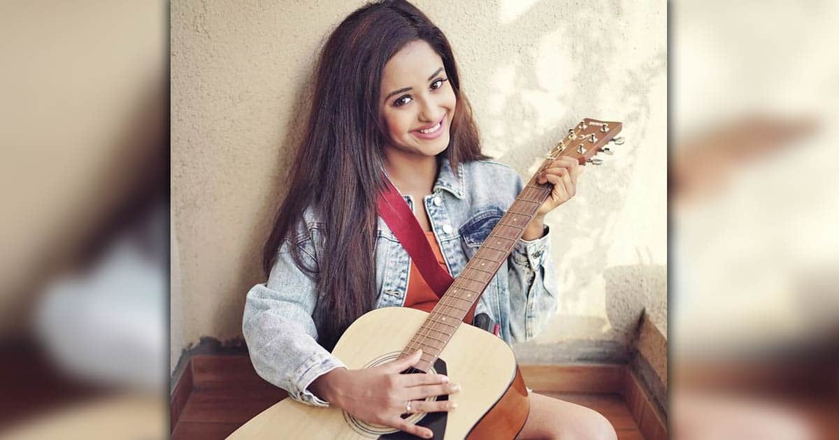 'Kumkum Bhagya' star Tina Philip brushes up on her guitar skills