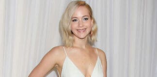 When Jennifer Lawrence’s B**bs Almost Popped Out Of Her Dress While Shooting For A Film In Boston, See Pic Inside