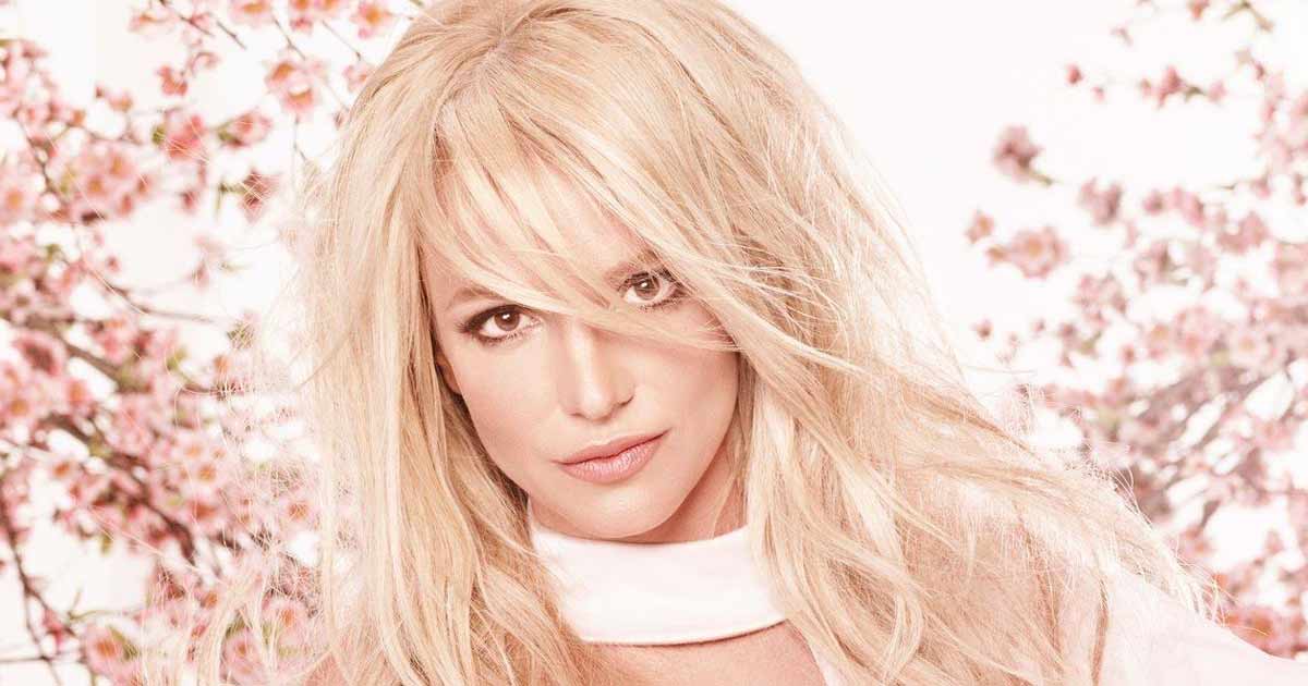 Britney Spears Ditches Clothes Once Again In A Series Of N*de Photos