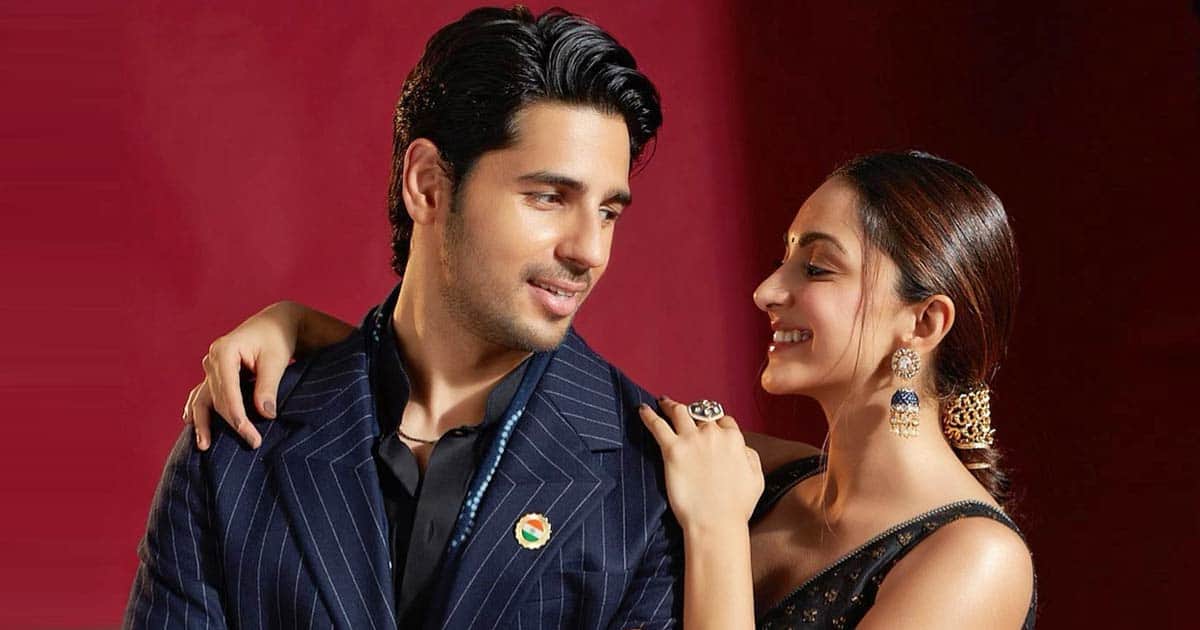 Lovebirds Sidharth Malhotra & Kiara Advani Spotted At The Airport Together  As They Return From Their Vacation, Netizens React “Bas Ab Shaadi Ki Der  Hai”