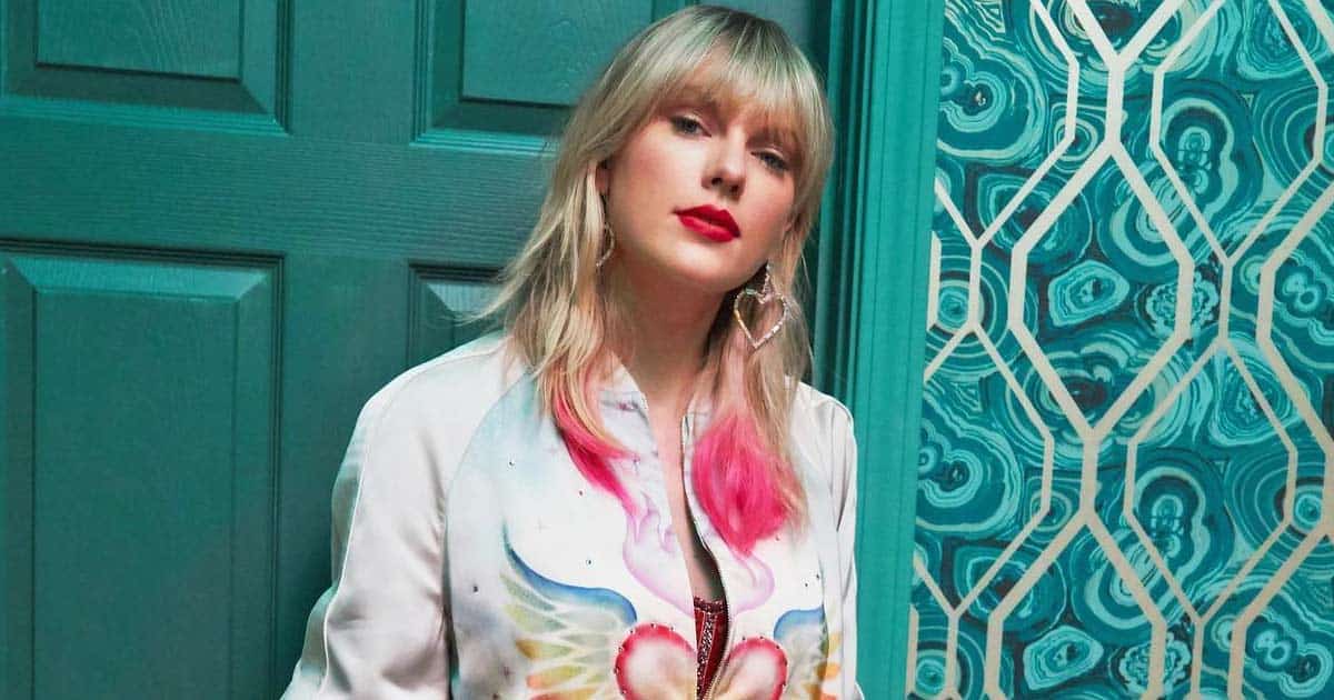 Taylor Swift Brutally Slammed For Her Private Jet Usage, Netizens Say  We've To Use Paper-Straw To Save The Planet