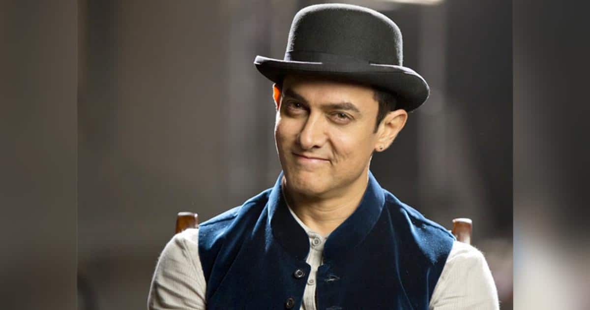 Aamir Khan Reunites With His Bat From Lagaan, Crime Master Gogo's Cape From Andaz Apna Apna & Reveals His Favourite Performance