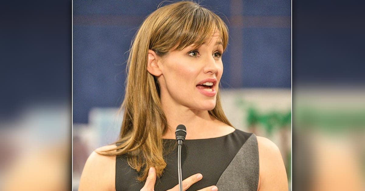 Jennifer Garner Officially Nails The 'Teenage Dirtbag' Challenge - Watch