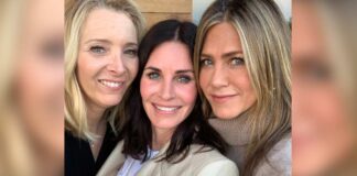 Friends Alum Lisa Kudrow Shares Having Body Dysmorphia & Feeling Insecure Next To Her Co-Stars