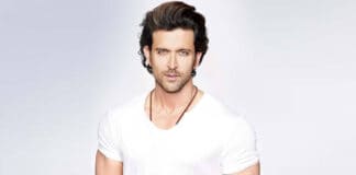 Hrithik Roshan Called 'Humble Person' As Video Of Him Touching His Fans Feet At An Event Breaks The Internet, One Netizen Said "He Deserves Respect Instead Of Boycott"