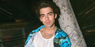 Joe Jonas urges people to normalise men wearing make-up