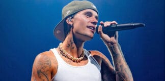 Justin Bieber Is Impressed By An Indian Man Beating Drums At A Jagrata