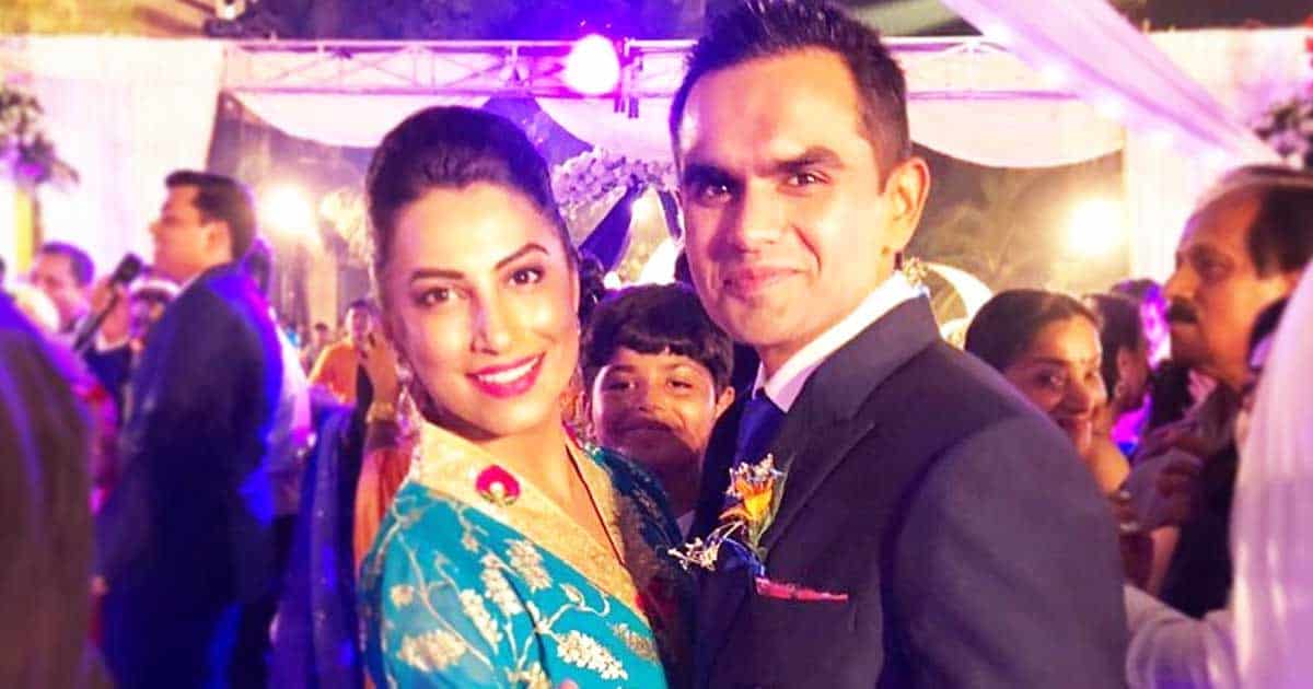 Sameer Wankhede & Wife Kranti Redkar Receive Death Threats Over Aryan Khan Arrest: “Iska Hisab Tumko Dena Padega”