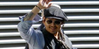 Johnny Depp Impostors Mimic His Voice & Dupe Money From Several Fans, Actor Warns “Please Be Aware” Johnny Depp Warns Fan Of Imposters Causing Fraud By Using His Name
