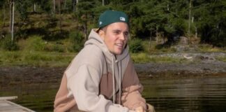 When Justin Bieber Allegedly Had A Threesome With A Model Who Described It As The “Most Amazing S*x” She Ever Had Justin Bieber Once Allegedly Took 10 Girls Back To His Hotel & Had A Threesome