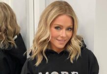 Kelly Ripa 'passed out' while having sex with her husband