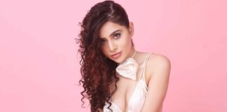 Uorfi Javed Slams A Troll For Going Too N*ked, "Tere Baap Ki Chaddi Pehen Rahi Hoon"