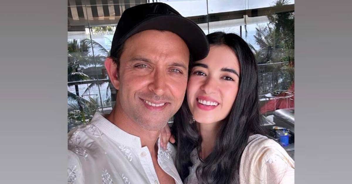 Hrithik Roshan & Girlfriend Saba Azad Twin In White As They Celebrate First  Diwali Together!