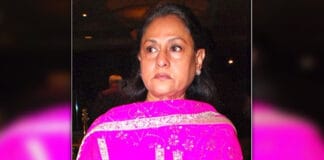 Jaya Bachchan Gets Called ‘Arrogant’ After She Lashes Out At Fans For Clicking Selfies As She Says, “Sharam Nahi Aati Aap Logon Ko” Jaya Bachchan Lashes Out At Fans For Clicking Selfies, “Sharam Nahi Aati Aap Logon Ko”