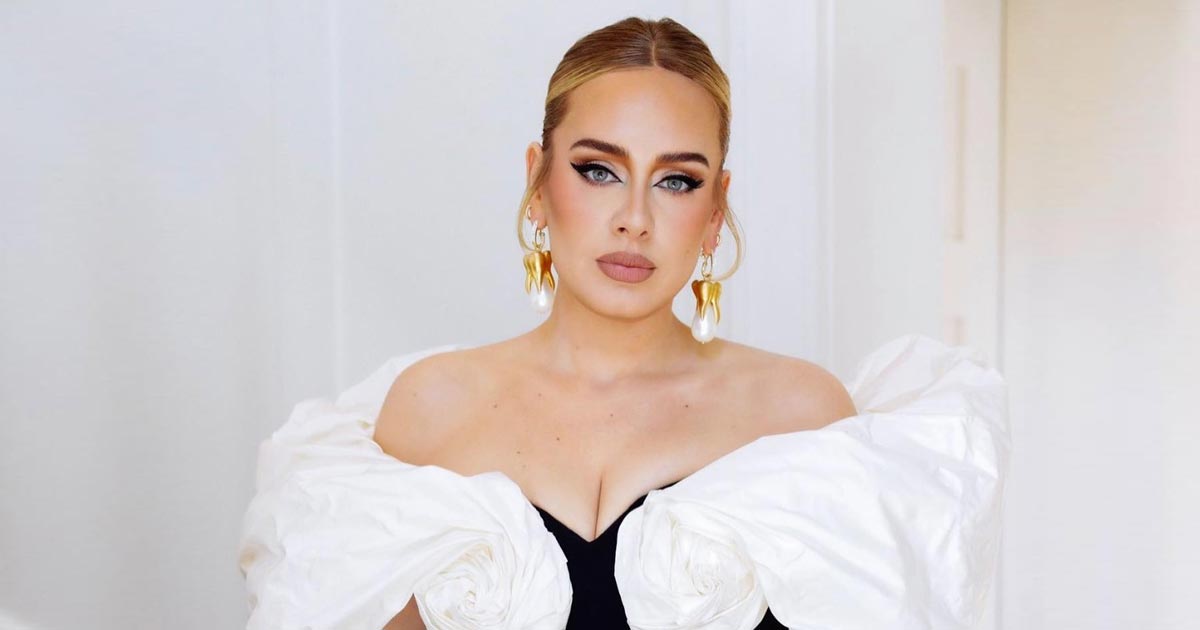 Adele cracks jokes, tells fans to order drinks during her Vegas act