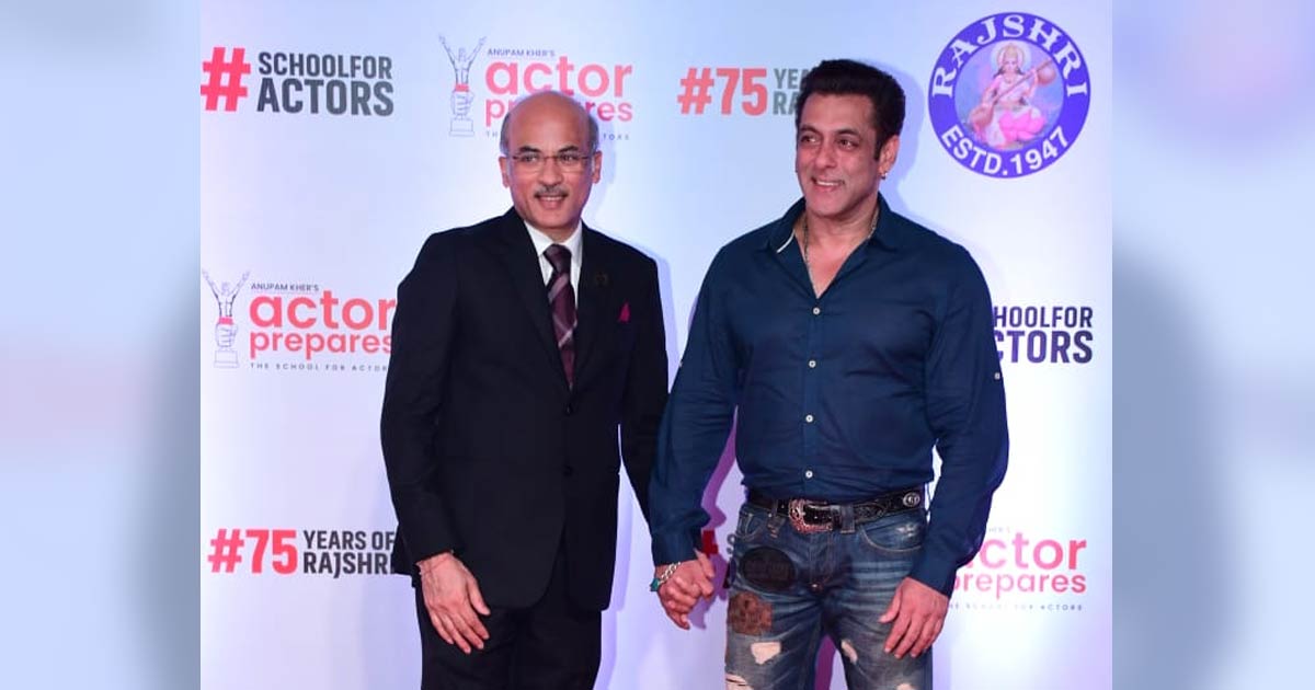 Salman Khan Confirms Reuniting With Sooraj Barjatya To Returns As Prem; Read On