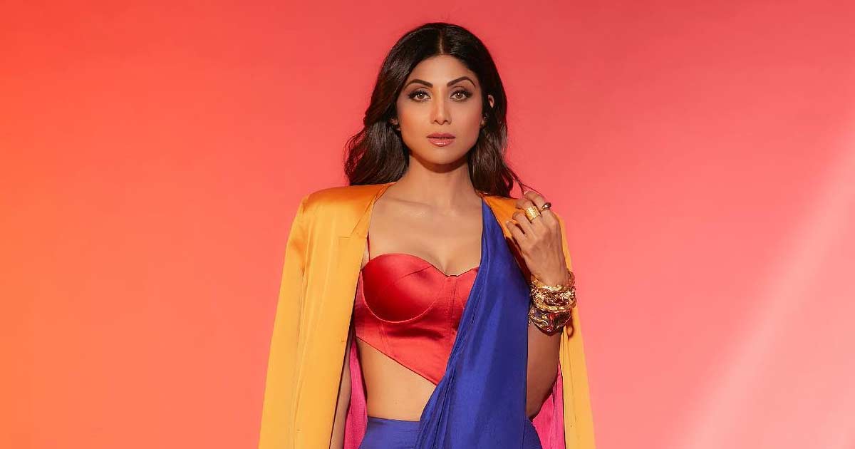 1200px x 630px - Shilpa Shetty Hits Her Heads After Lashing Out At Paps Saying â€œMuh Mein  Ghuske Photo Loge Kyaâ€, Netizens Call It 'Instant Karma'