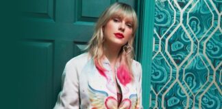 Taylor Swift Wore A Sheer Ensemble, Flaunting Her S*xy Long Legs & A Lot Of Cle*vage