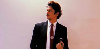 Vijay Varma dresses up as his 'Darlings' character Hamza for Halloween