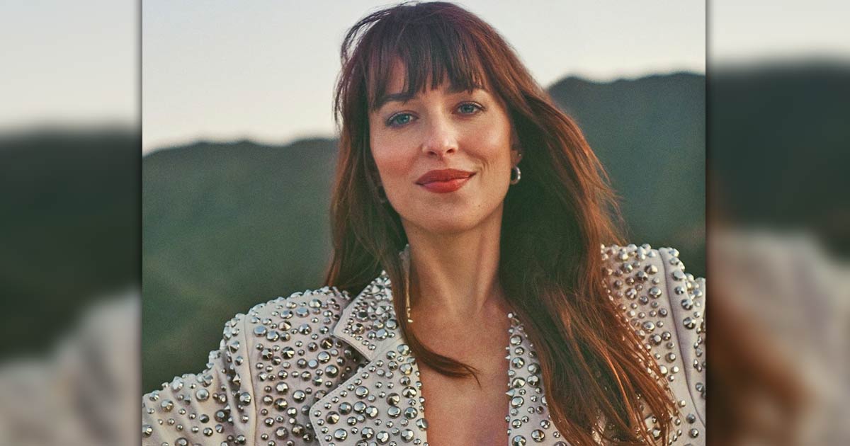 When Dakota Johnson Went N*de Covering Her B**bs With Her Hands Showcasing The S*xiest Shade Of Grey, Check Out!