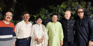 Anupam Kher sings along with Talat Aziz-Anup Jalota at Anup Jalota's award celebration; feels this moment is nothing less than Sangeet Natak Akademi Award!