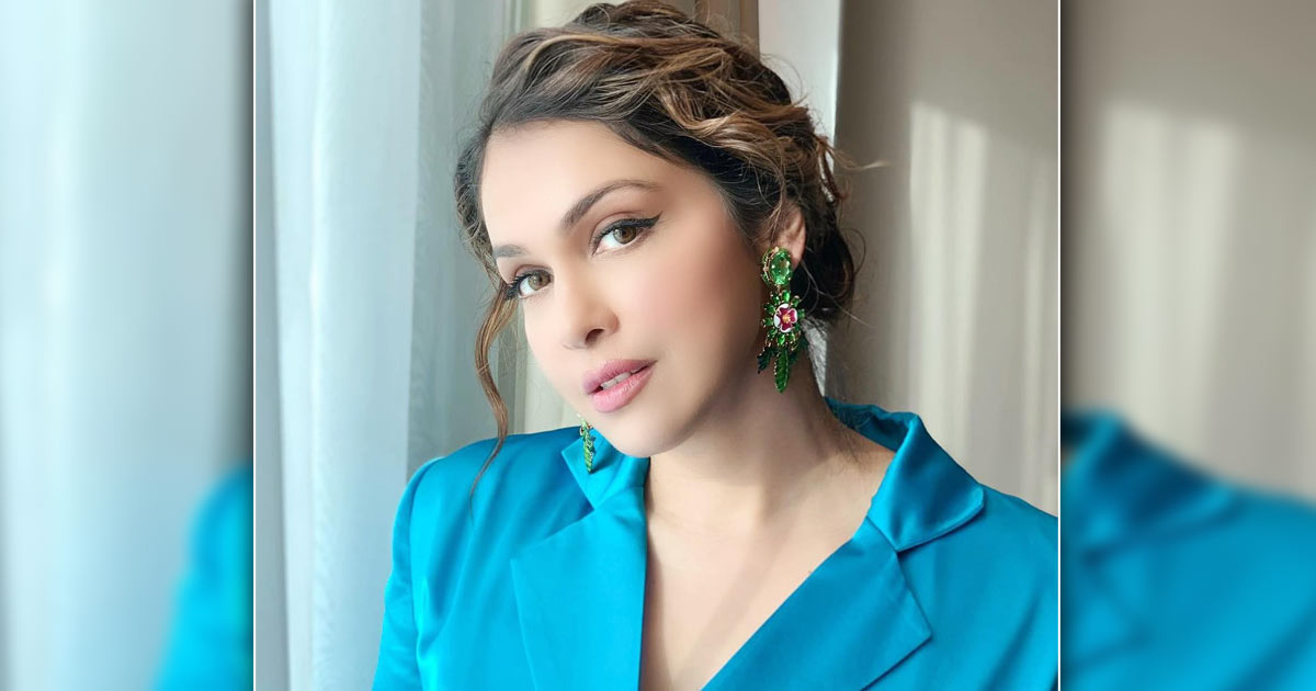 Isha Koppikar goes on hot-air balloon ride over Masai Mara game reserve
