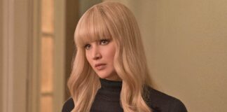 Once Jennifer Lawrence In A Silver Gown With A Revealing Neckline Made Every Head Turns At Her!