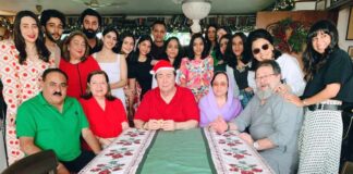 Suhana Khan makes surprise appearance in Alia's Christmas fam jam pic